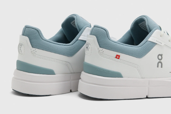 On THE ROGER Advantage Men’s Sneakers